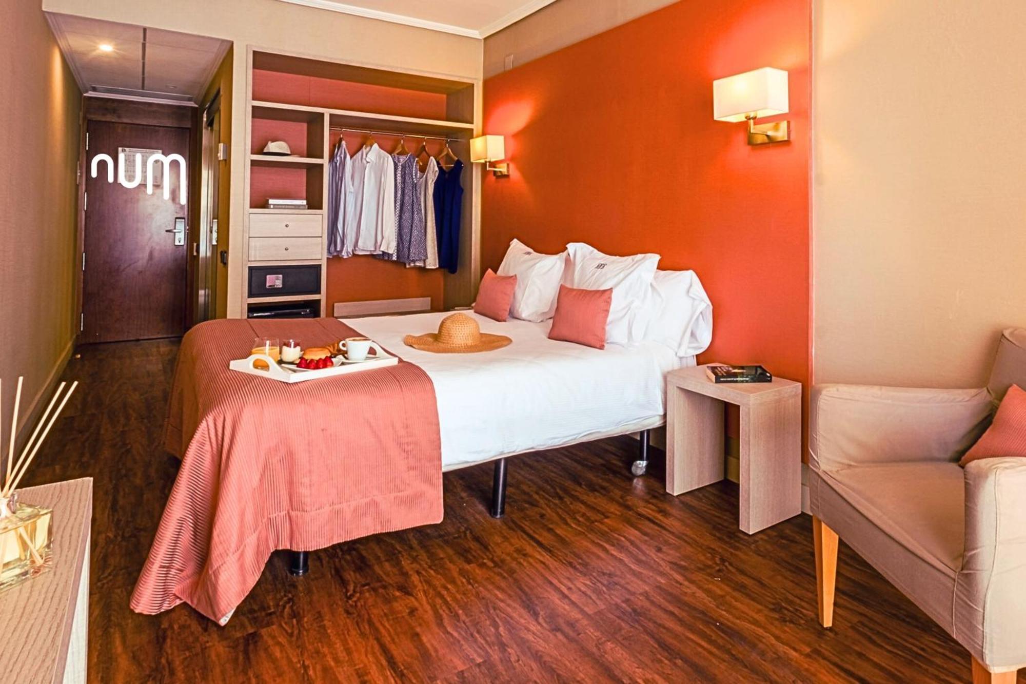 Num Hotel Salou Bagian luar foto