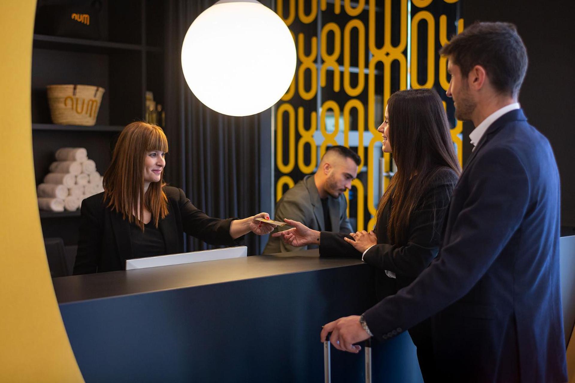 Num Hotel Salou Bagian luar foto